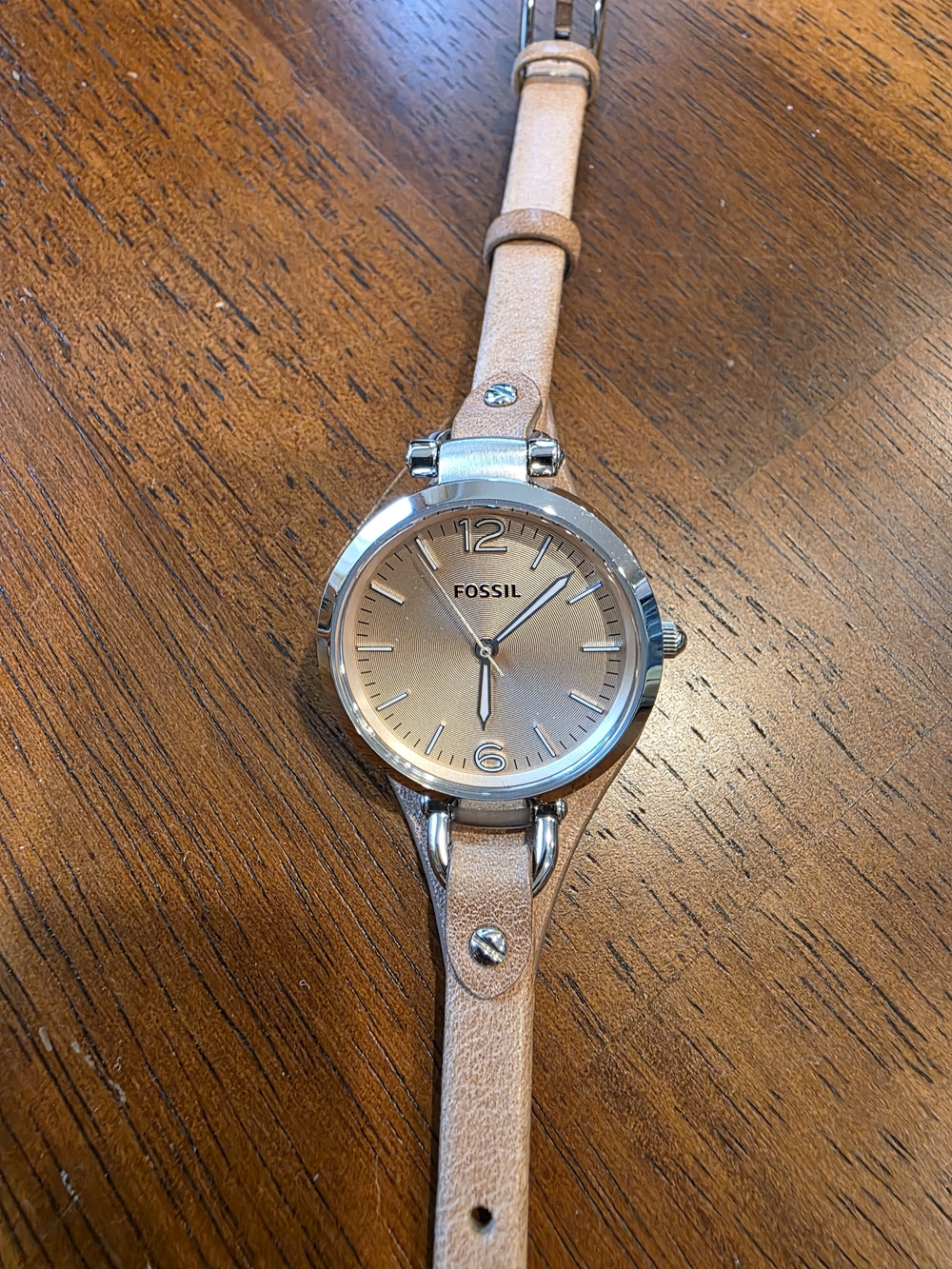 Fossil Ladies Watch in Light Peach and Silver